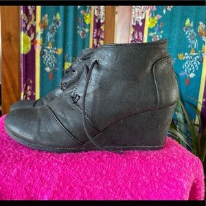 TOMS Wedge Bootie Sparkle Black - Size 8
